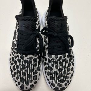 Womens adidas, size 9!